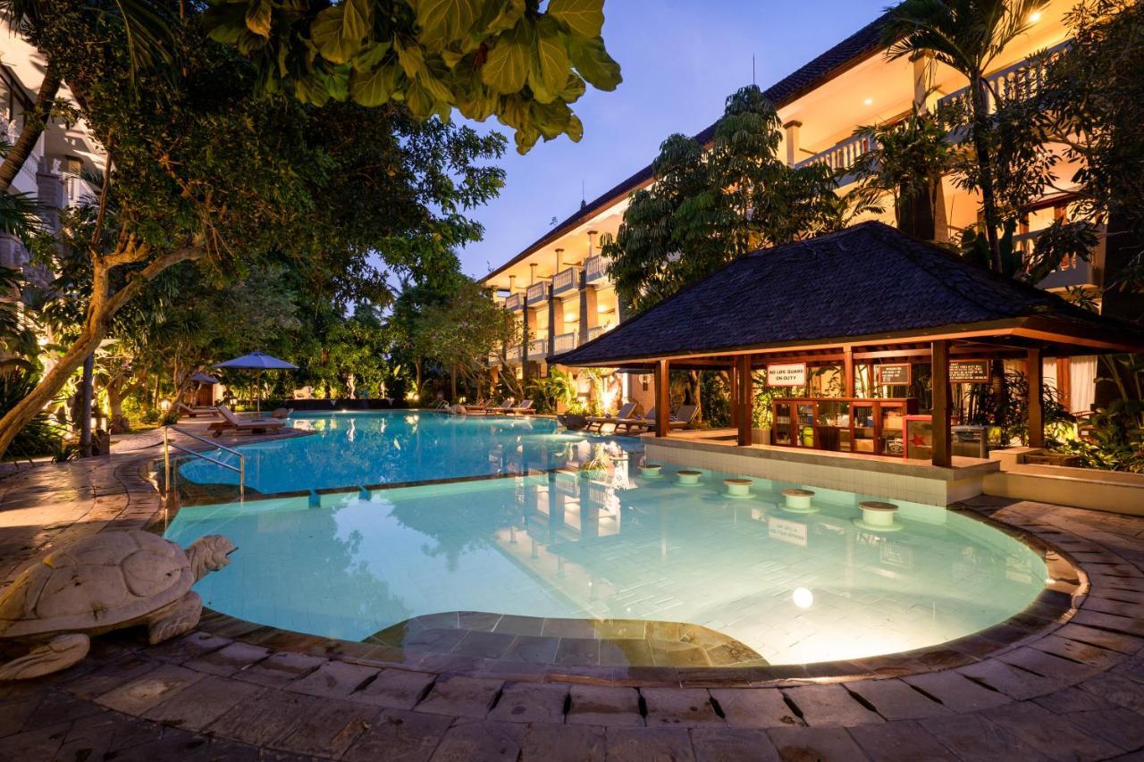 Hotel Kumala Pantai Legian Exterior foto